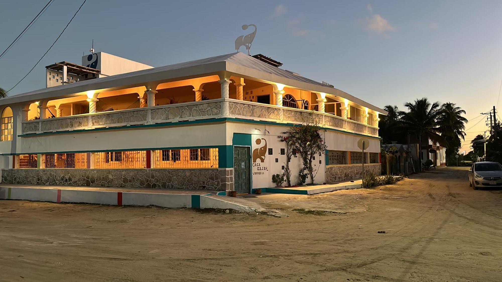 Casa Gajah Hotel Cuyo Exterior photo